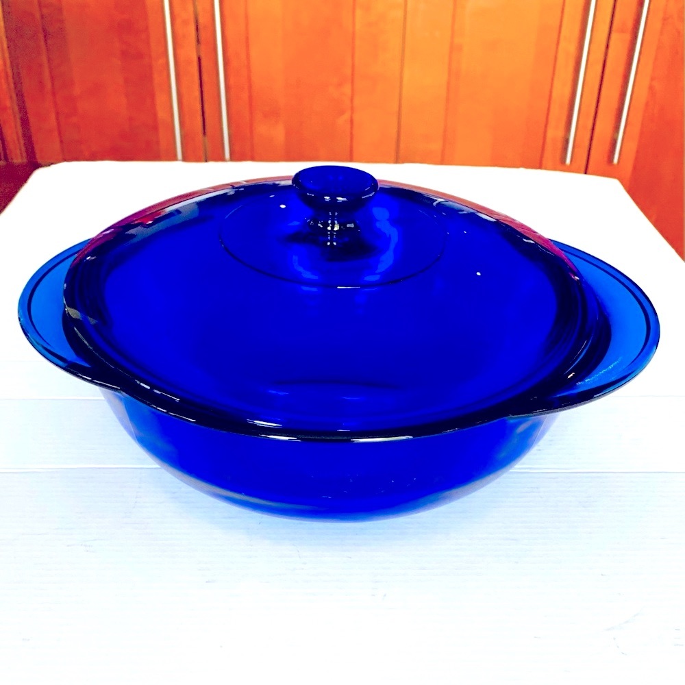 Vintage Anchor Hocking Cobalt Blue glass 9” round 2 liters casserole dish & lid